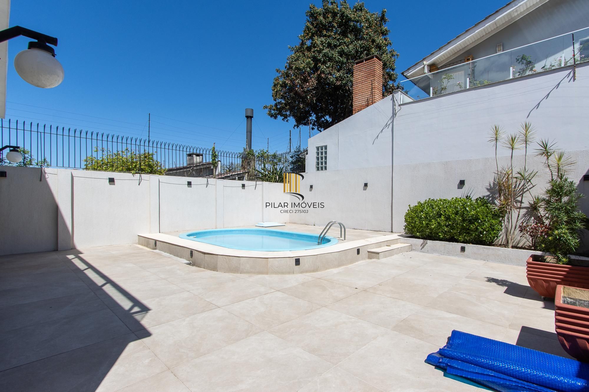 Casa 4 dormitórios no bairro Cristal