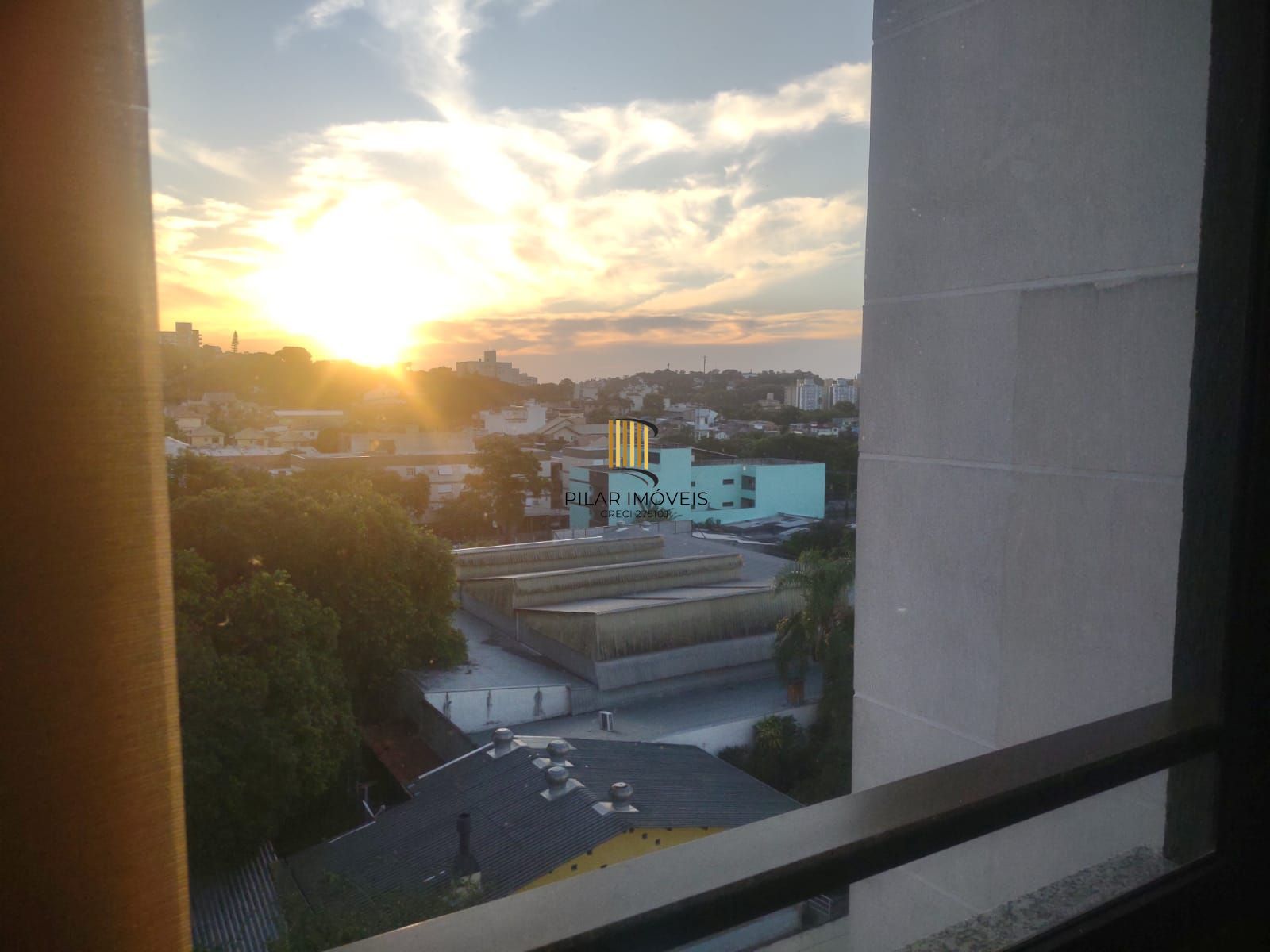 Apartamento no Condomínio Live It, 2 dormitórios, suíte, churrasqueira, vaga coberta. - Pilar Imóveis