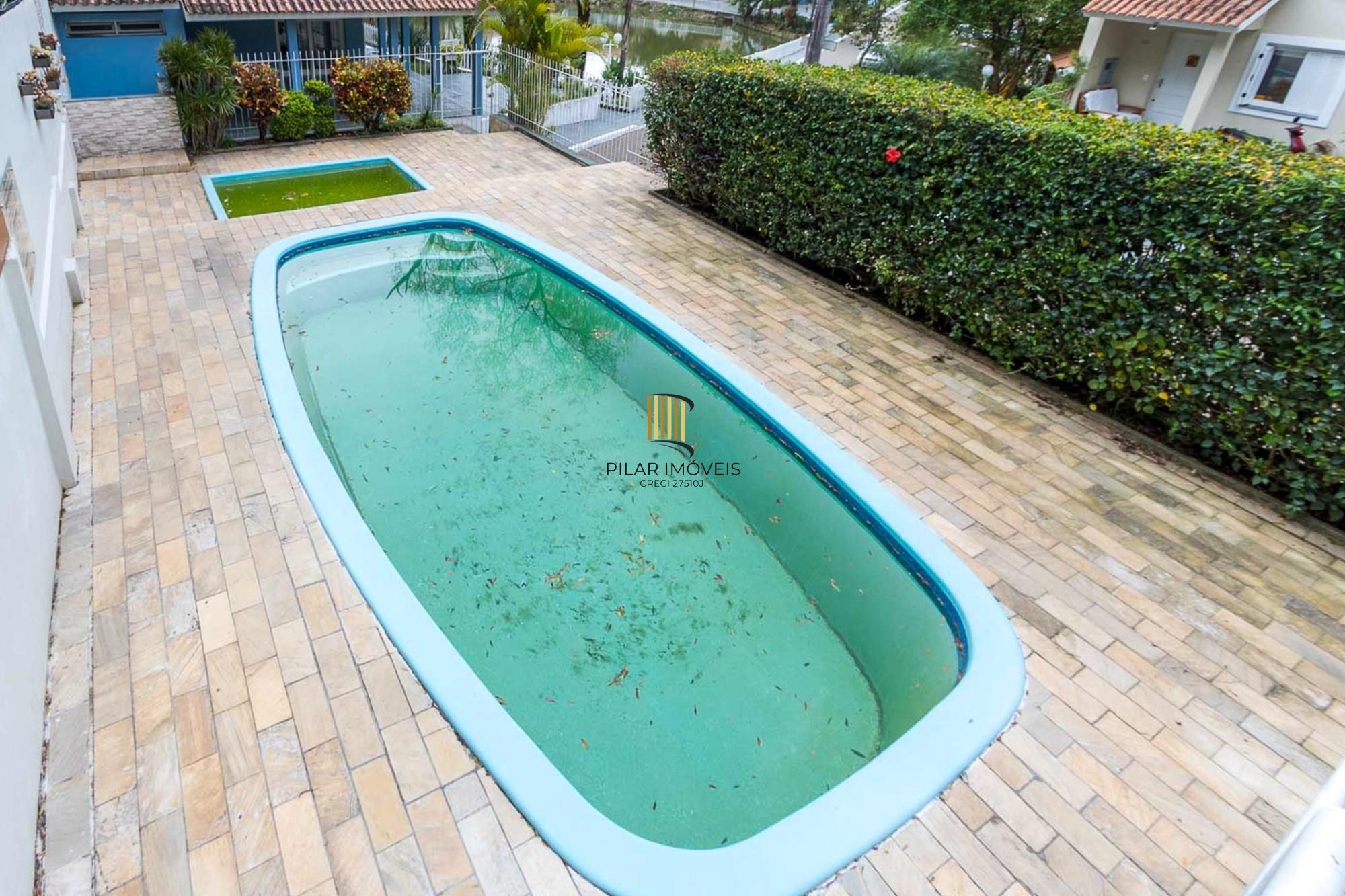 Casa em condominio com piscina