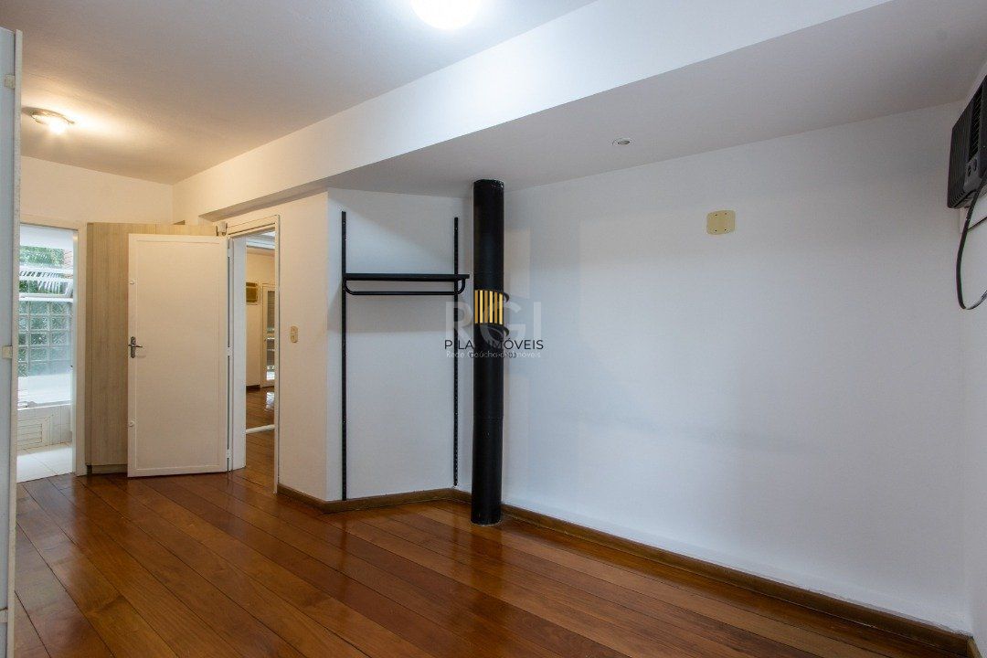 Sobrado com 300m² à venda, 3 quartos, 1 suite, 2 vagas - Bairro Espírito Santo