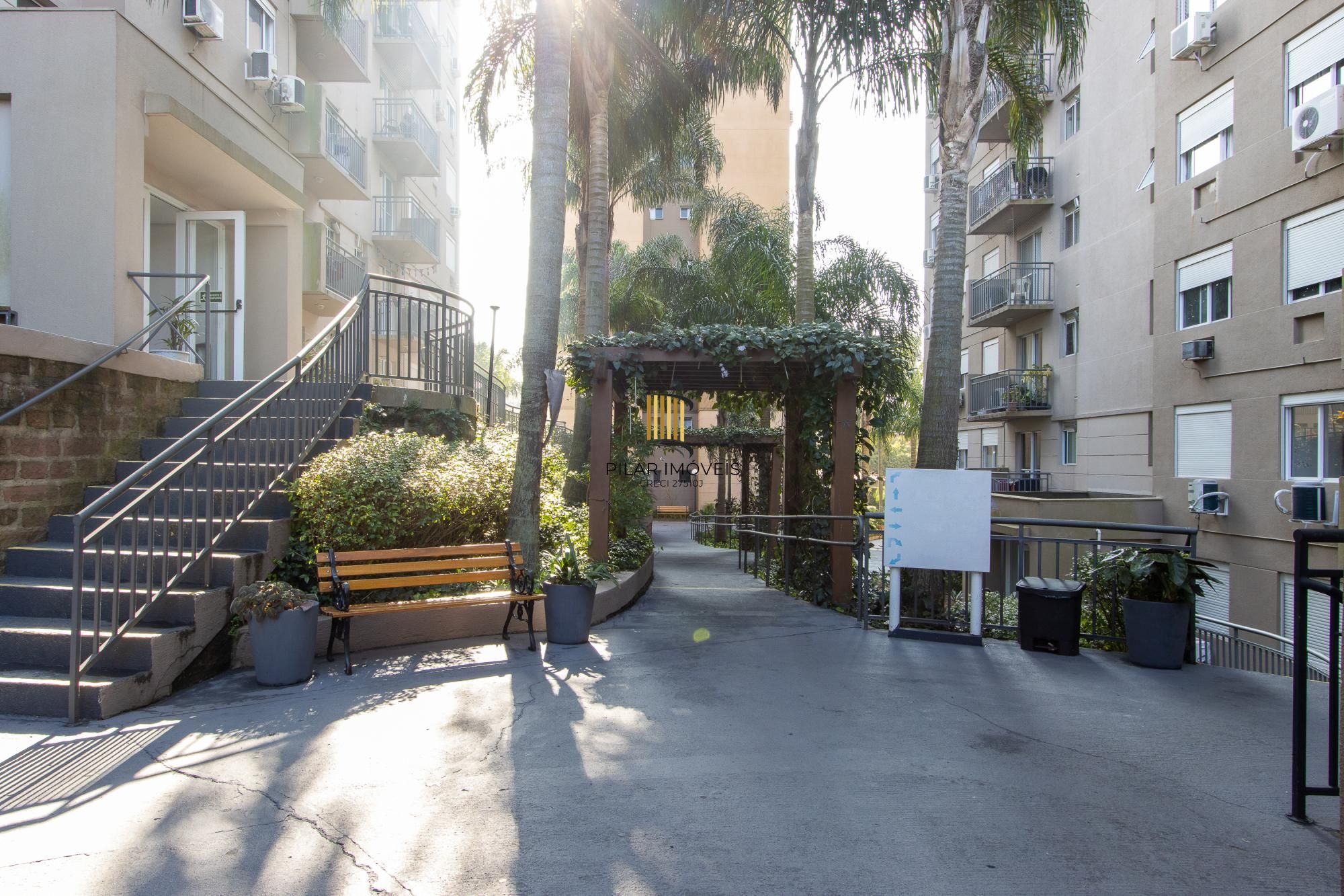 Excelente apartamento de 2 dormitórios na Tristeza- Zona Sul