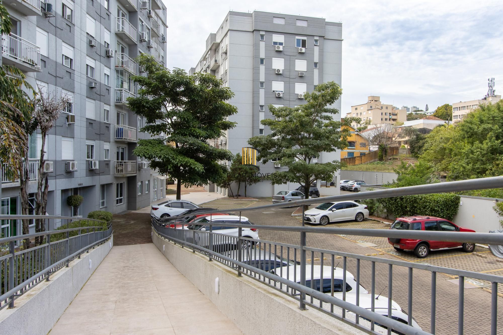 Apartamento no Bairro Cristal de 3 dormitórios,1 Suíte, Semi mobiliado com 1 vaga escriturada