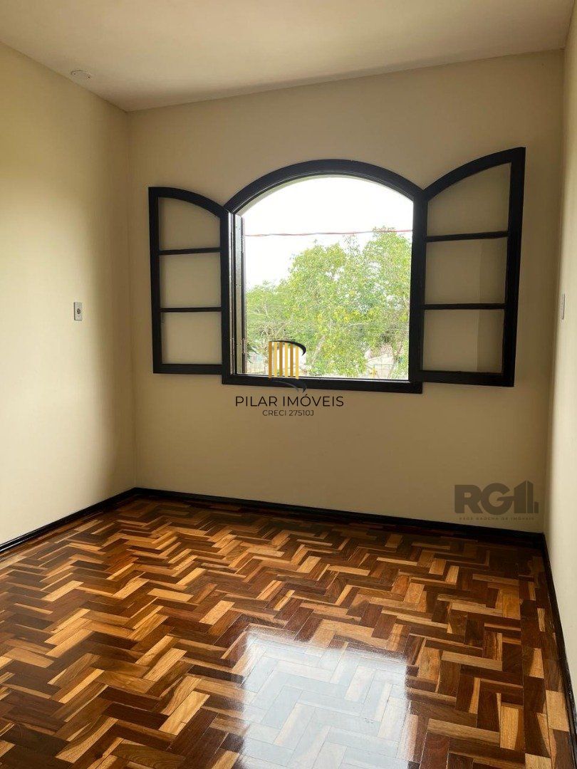 Casa 3 dormitórios no bairro Restinga