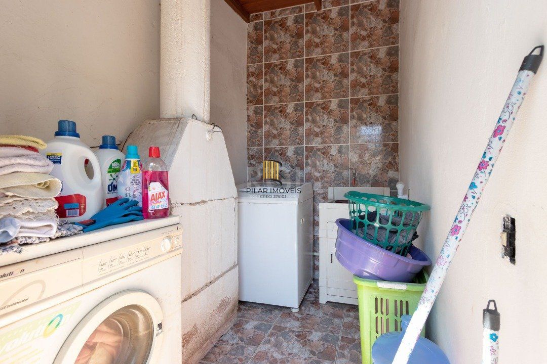 Sobrado para Venda - 356.93m², 4 dormitórios, sendo 2 suites, 4 vagas - Tristeza