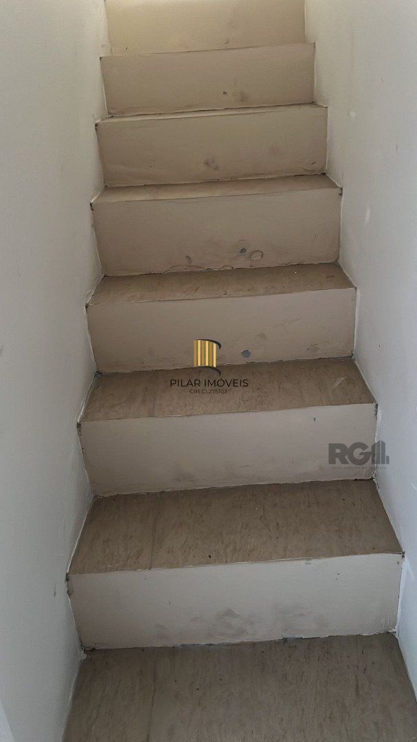 Casa 5 dormitórios no bairro Atlântida