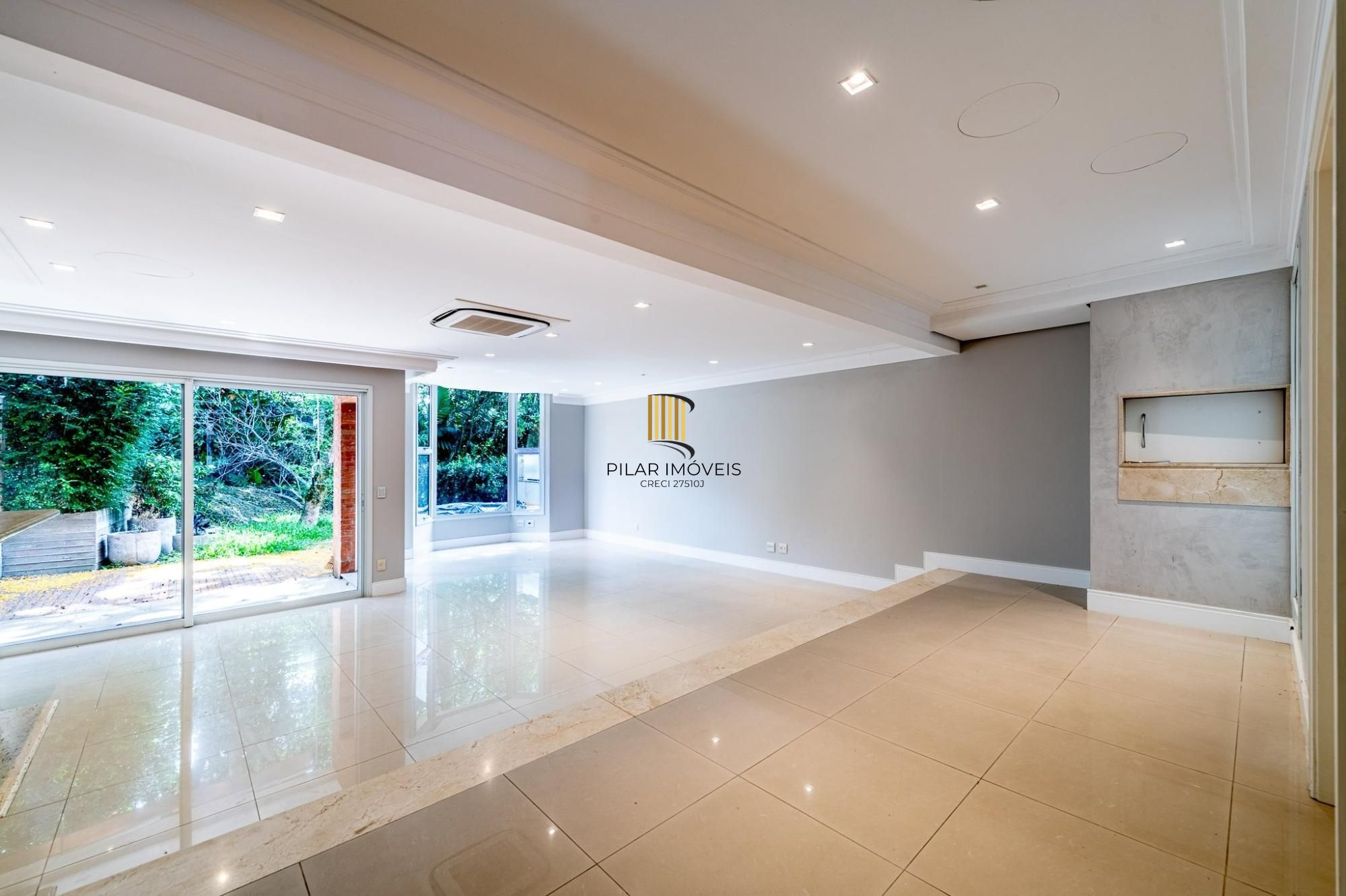 Casa de 4 dormitórios no bairro Três Figueiras