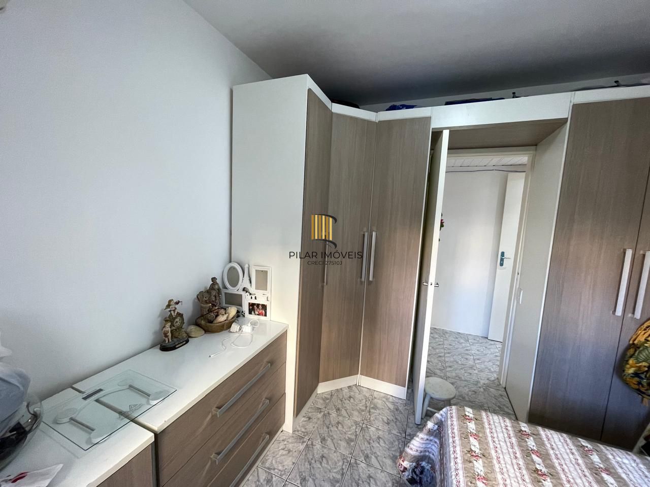 Apartamento 02 dormitórios, 01 banheiro e 01 vaga de garagem, 63,61m² de área privativa no bairro Cristal!