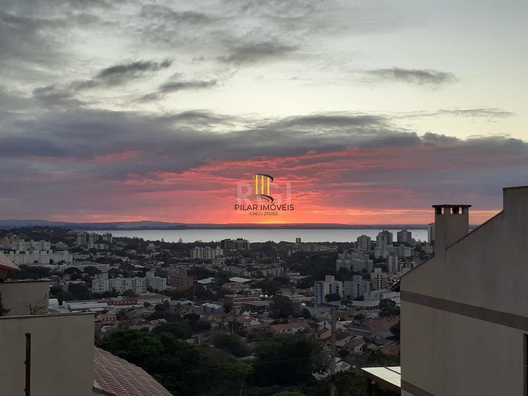 Casa Condominio para Venda - 251m², 4 dormitórios, sendo 2 suites, 2 vagas - Nonoai