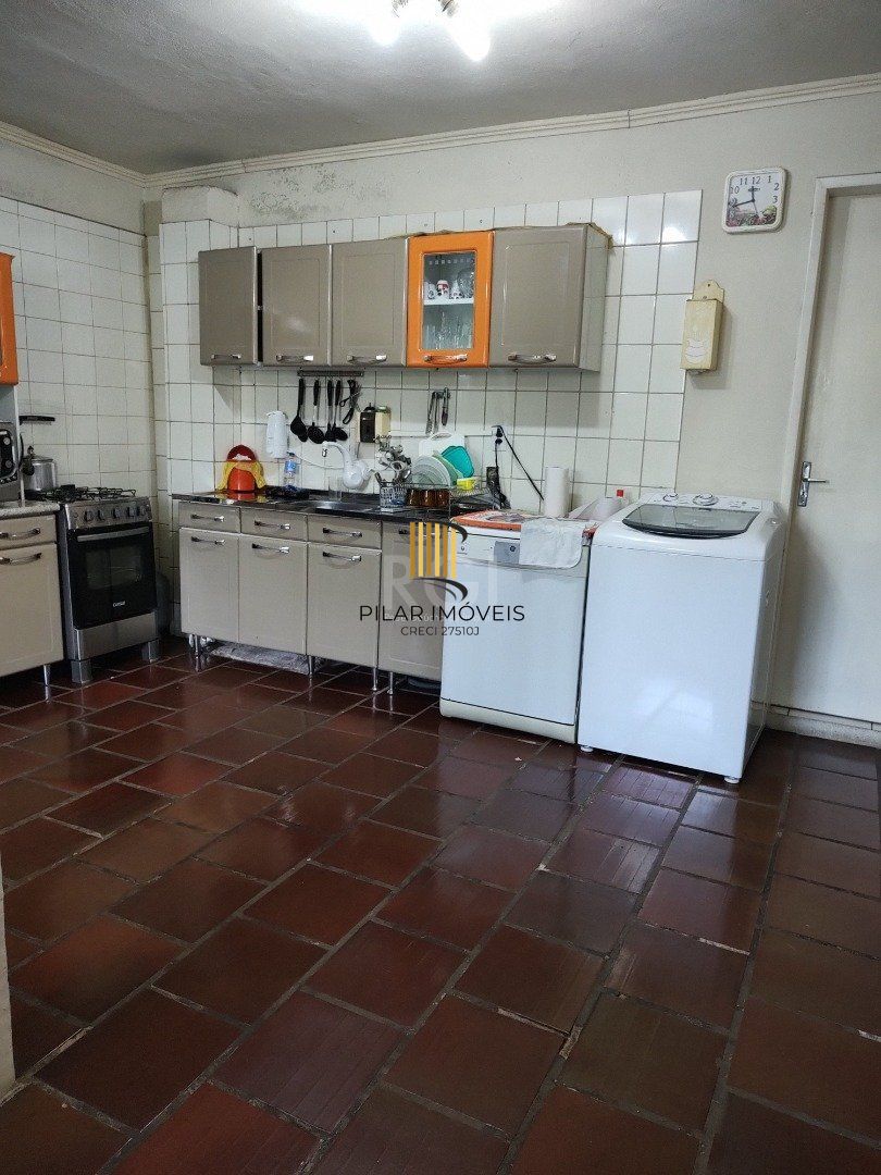 Casa 3 dormitórios no bairro Partenon