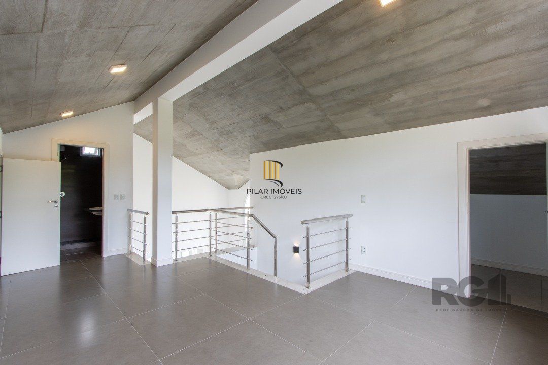 Casa mobiliada no Condomínio Las Rocas com 3 suítes,