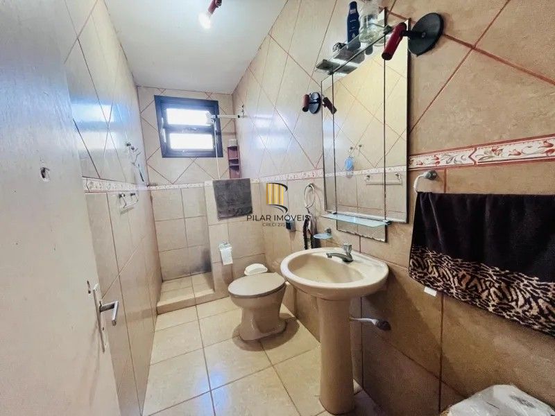 Casa 7 dormitórios no bairro Litoral