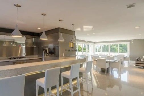Apartamento com 202m², 3 suítes, lareira, churrasqueira, 3 vagas, infraestrutura completa, no Bela Vista.