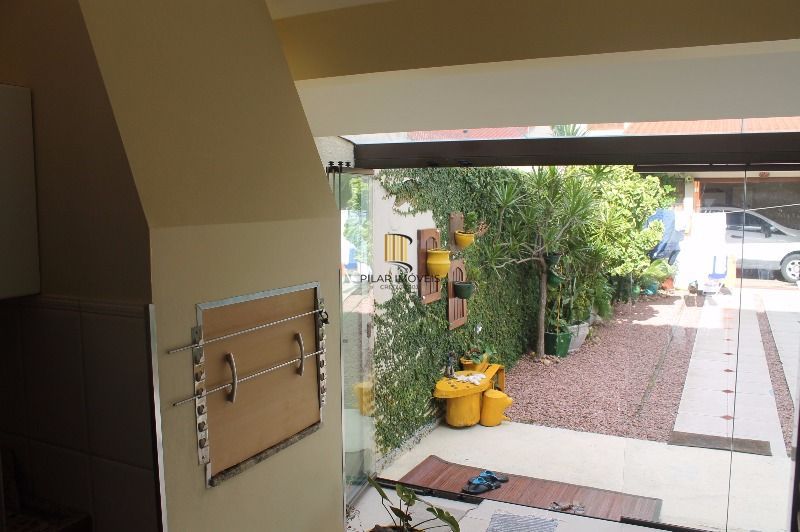 Casa para Venda - 290.67m², 4 dormitórios, sendo 1 suites, 4 vagas - Camaquã