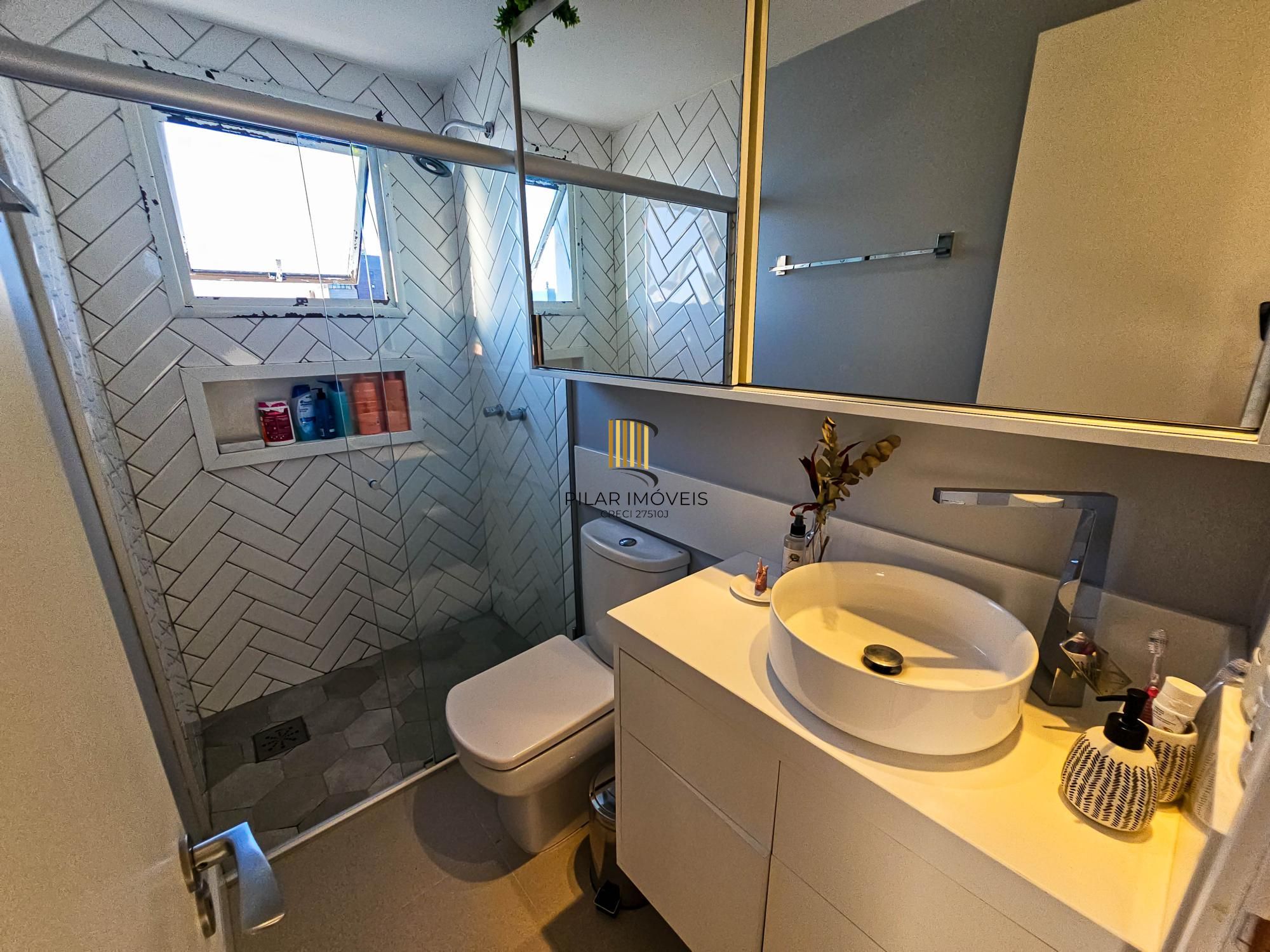 Apartamento Impecável no Petrópolis - 2 D (1 Suíte)