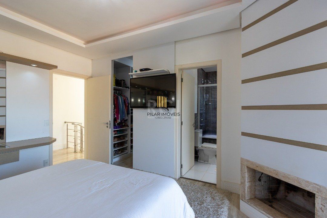 Casa Condominio para Venda - 245.29m², 3 dormitórios, sendo 1 suites, 2 vagas - Pedra Redonda