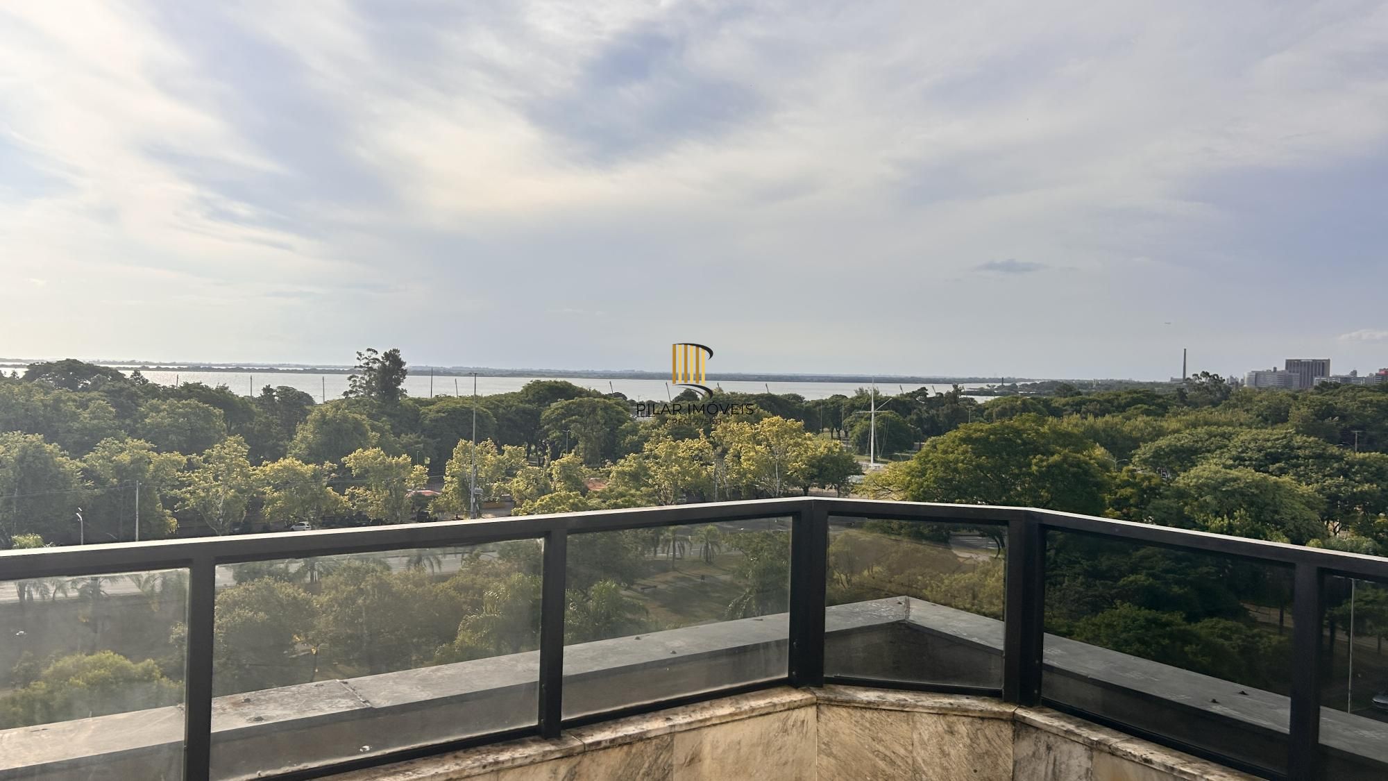 Consultório Médico na Mãe de Deus Center/Menino Deus