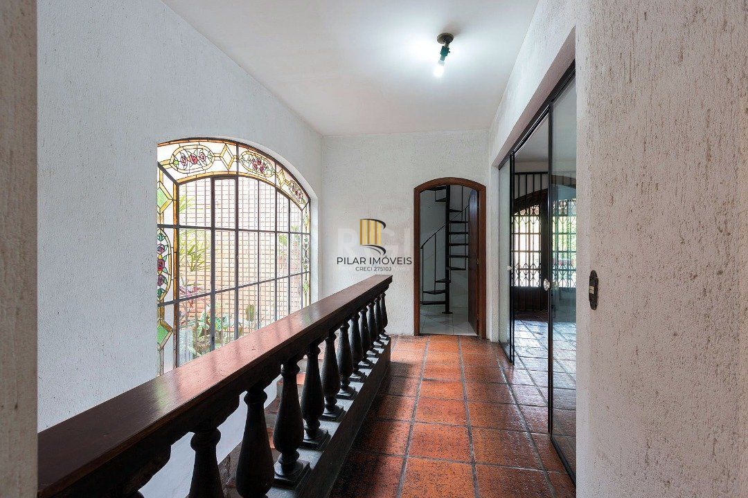 Casa para Venda - 430m², 4 dormitórios, sendo 1 suites, 5 vagas - Cristal