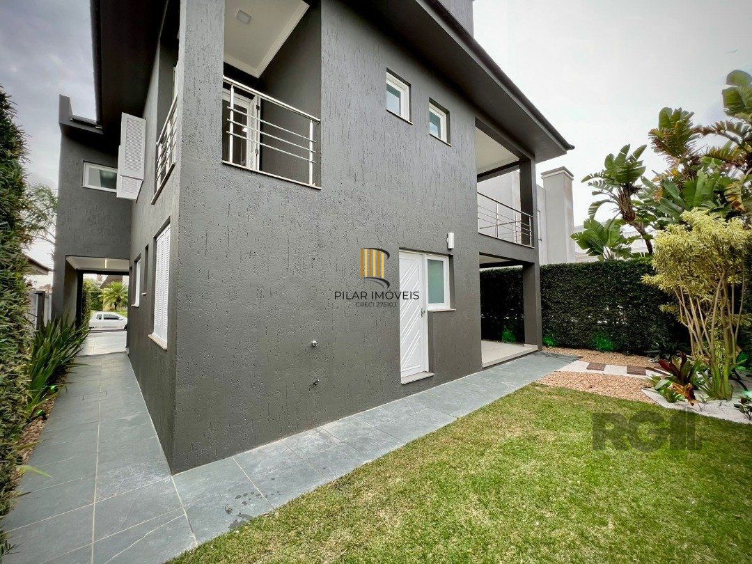 CASA EM CONDOMÍNIO