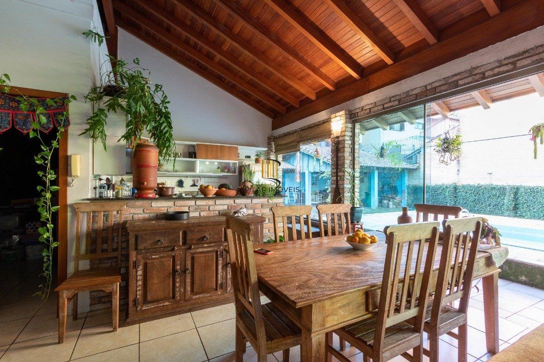 Casa para Venda - 292.21m², 4 dormitórios, sendo 2 suites, 3 vagas - Tristeza