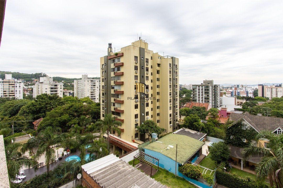 Apartamento na tristeza com três suítes e três vagas