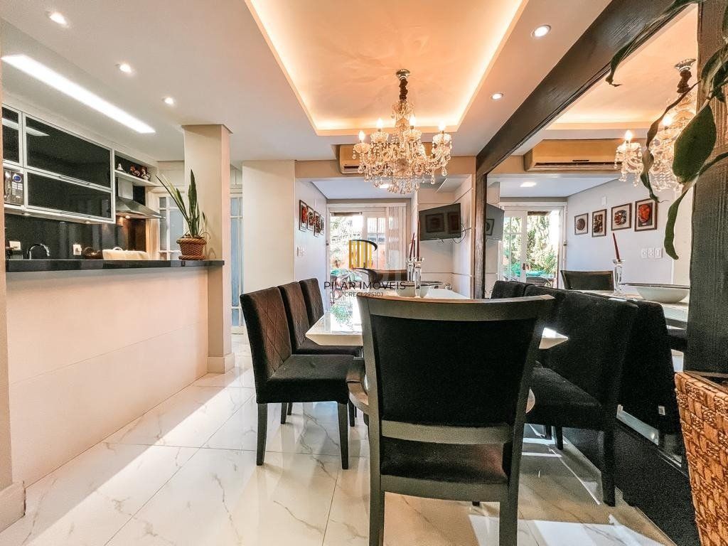 Excelente casa a venda no bairro Tristeza, para o lado do Rio!