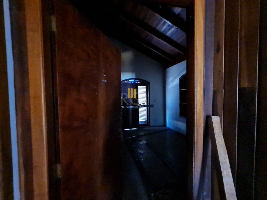 Casa para Venda - 220m², 3 dormitórios, Nonoai