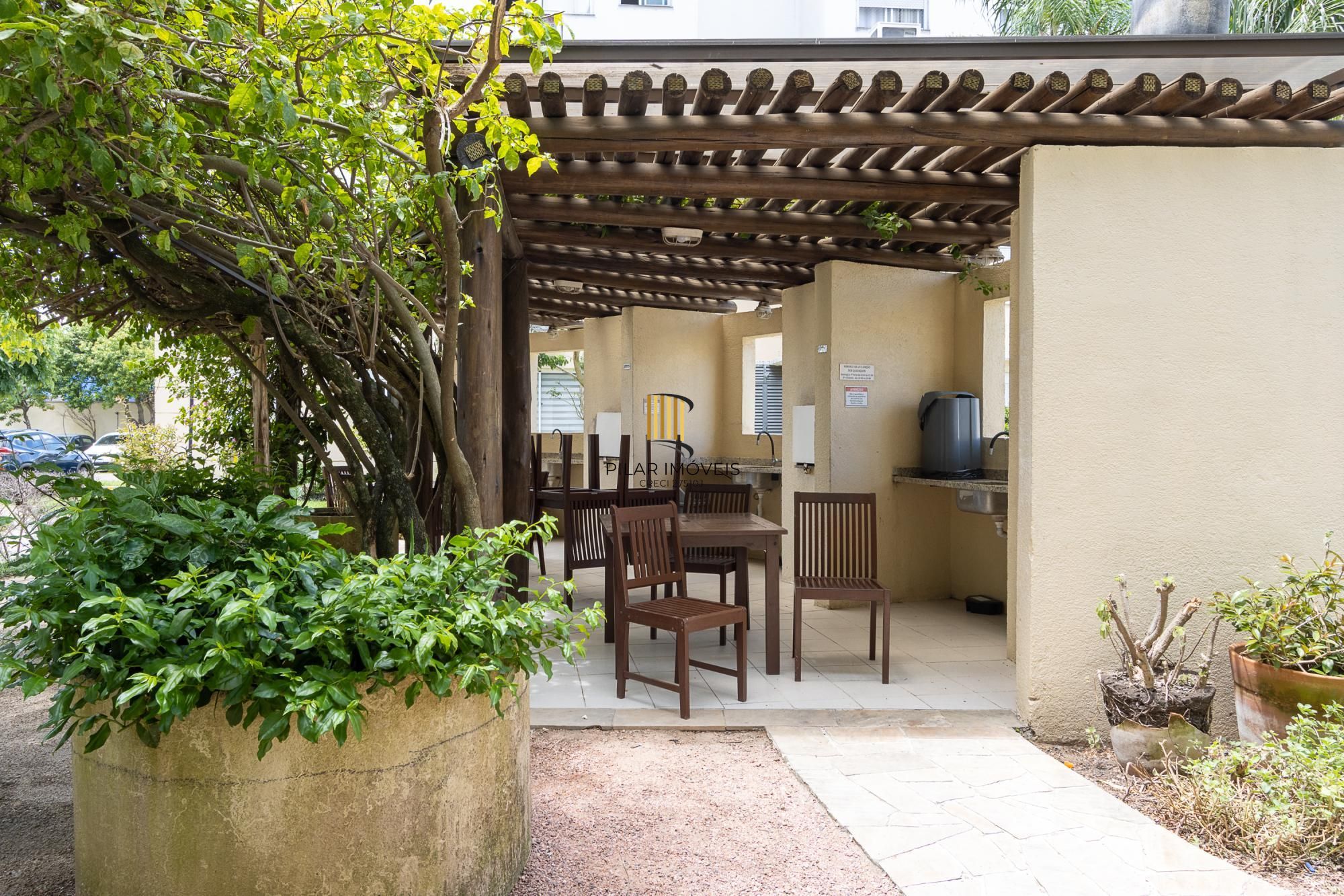 Apartamento 2 quartos, 1 vaga escritura, elevador - Bairro Cristal