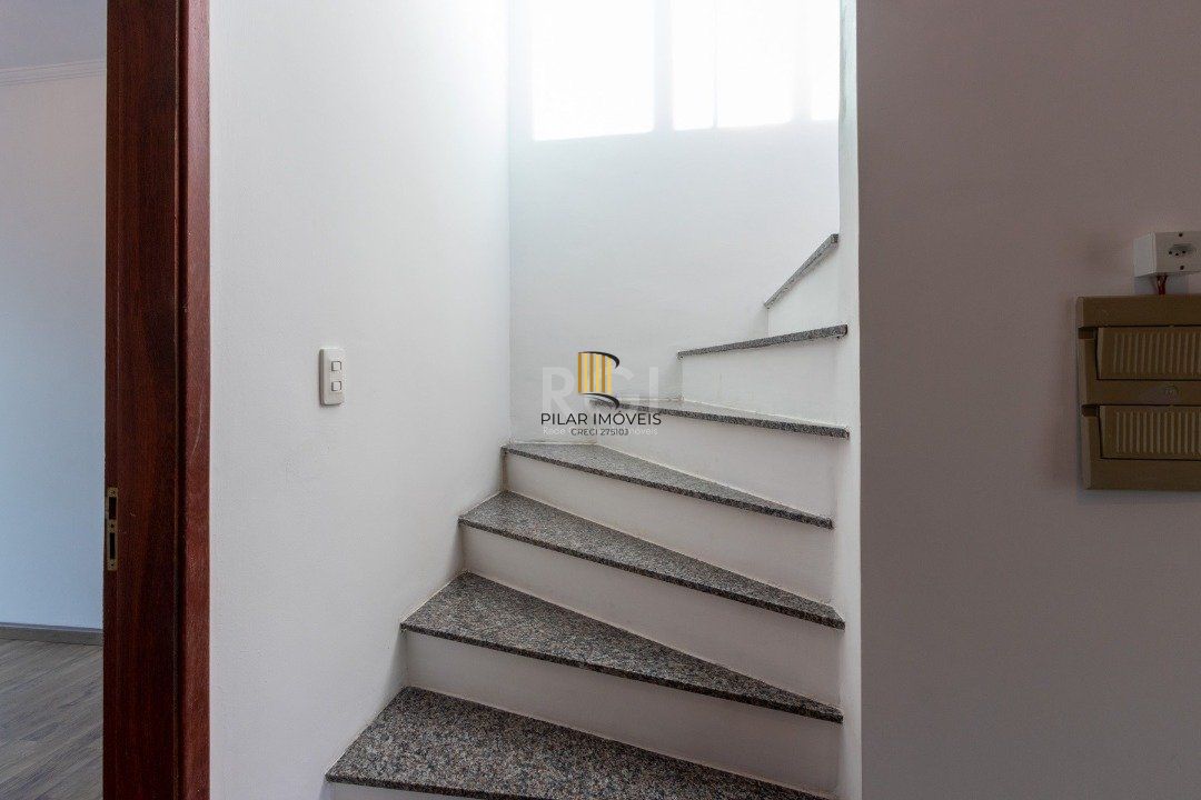 Casa para Venda - 178.4m², 3 dormitórios, sendo 1 suites, 2 vagas - Hípica