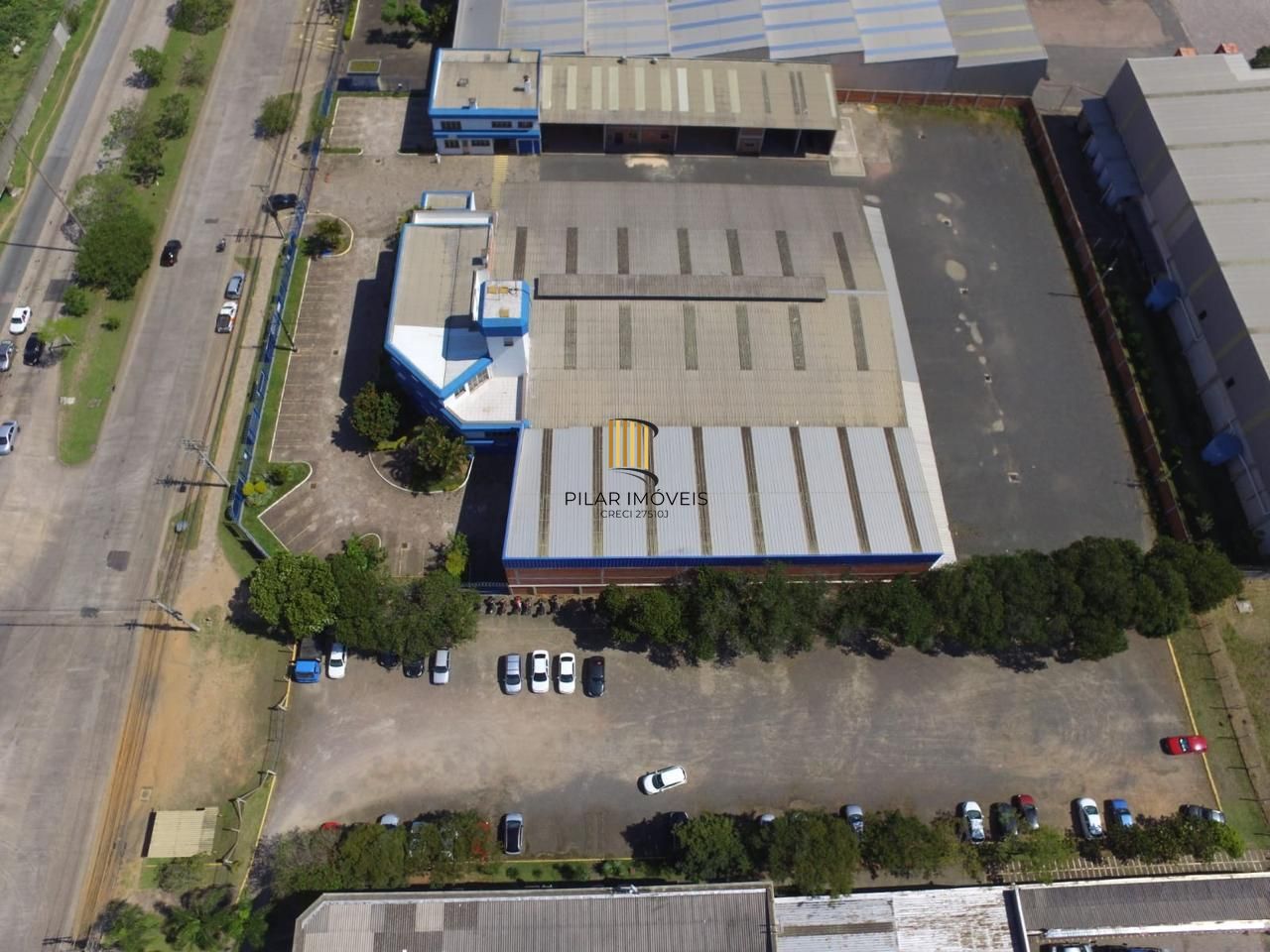 Prédio Comercial 4 dormitórios no bairro Sarandi