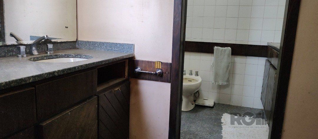 Casa com 4 quartos, suite, piscina, amplo terreno - Bairro Sétimo Céu