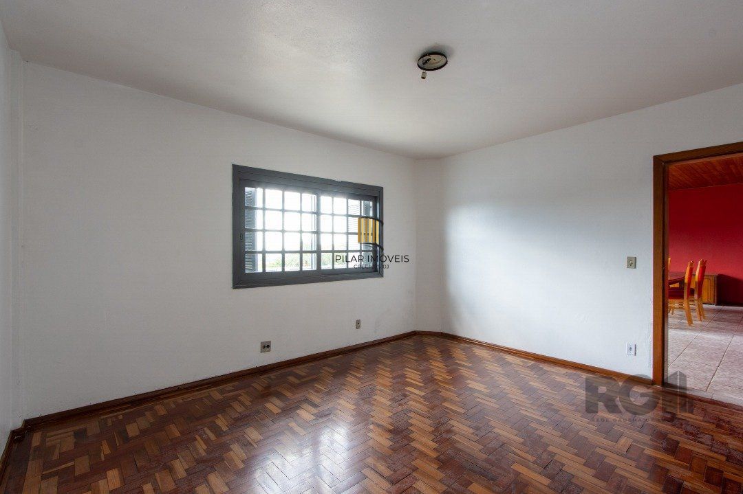 Casa 4 dormitórios no bairro Nonoai