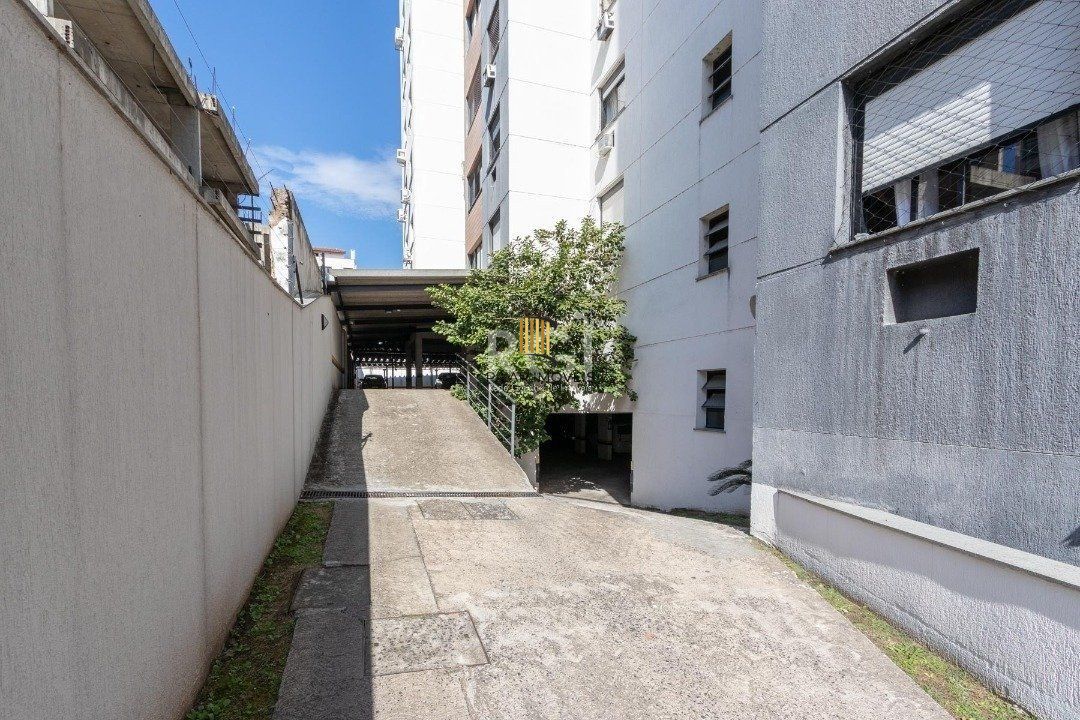 Apartamento à venda bairro Tristeza, 2 quartos, 1 suite, lavabo, churrasqueira, infra, 2 vagas individuais
