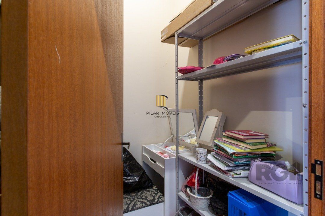 Casa de Condomínio 4 dormitórios no bairro Belém Novo