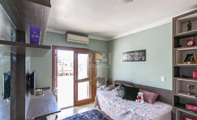 Casa para Venda - 336m², 4 dormitórios, sendo 1 suites, 2 vagas - Camaquã