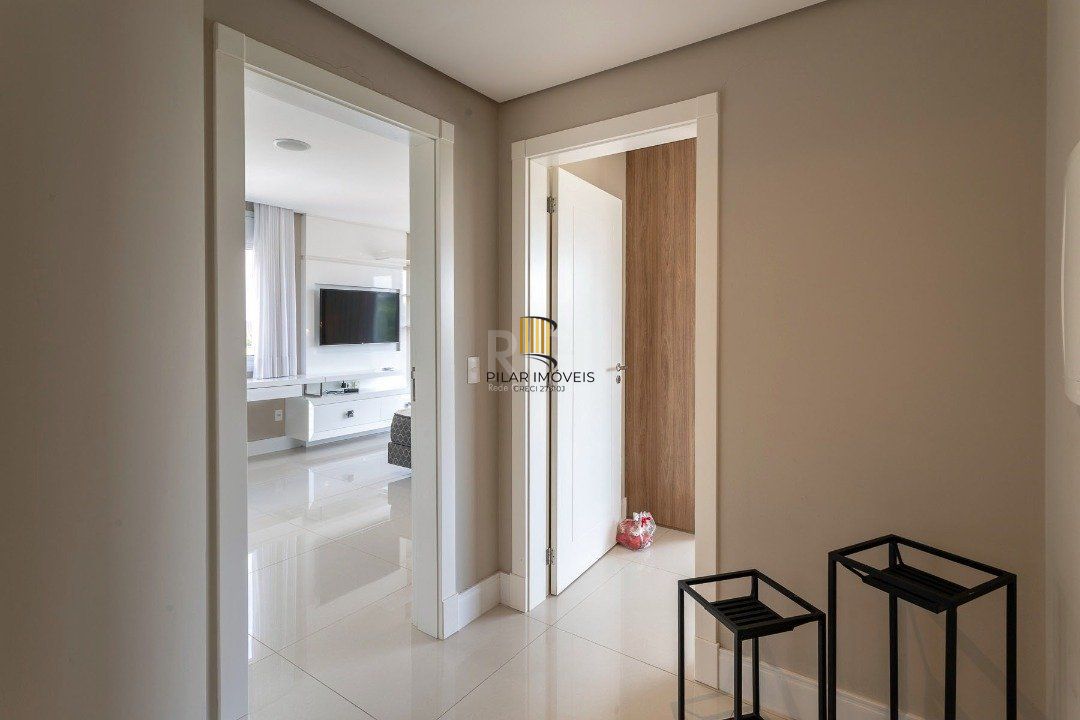 Casa Condominio para Venda - 519m², 4 dormitórios, sendo 4 suites, 2 vagas - Sans Souci