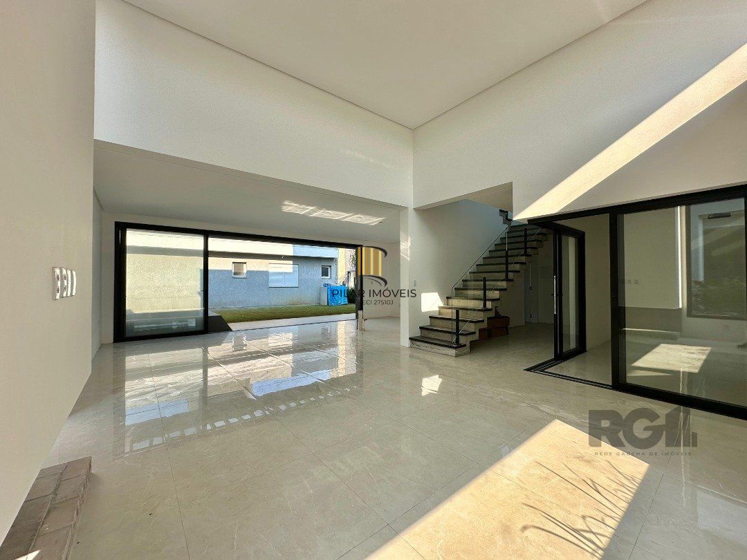 Casa de Condomínio 3 dormitórios no bairro Dubai