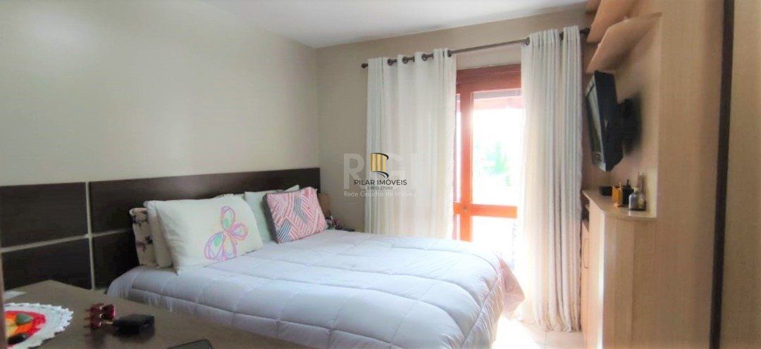 Casa para Venda - 179m², 3 dormitórios, sendo 1 suites, 5 vagas - Hípica