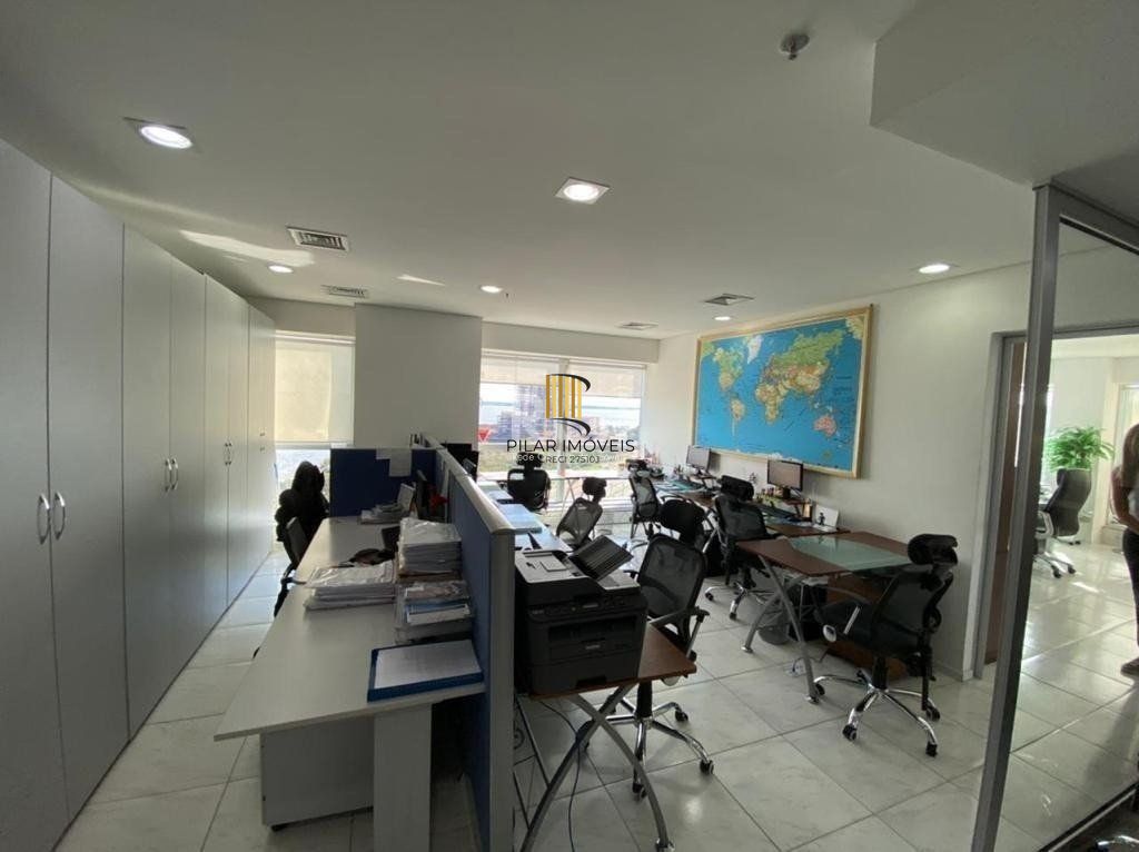 Salas Comerciais no nono andar , Imóvel MOBILIADO com 82,82 m2