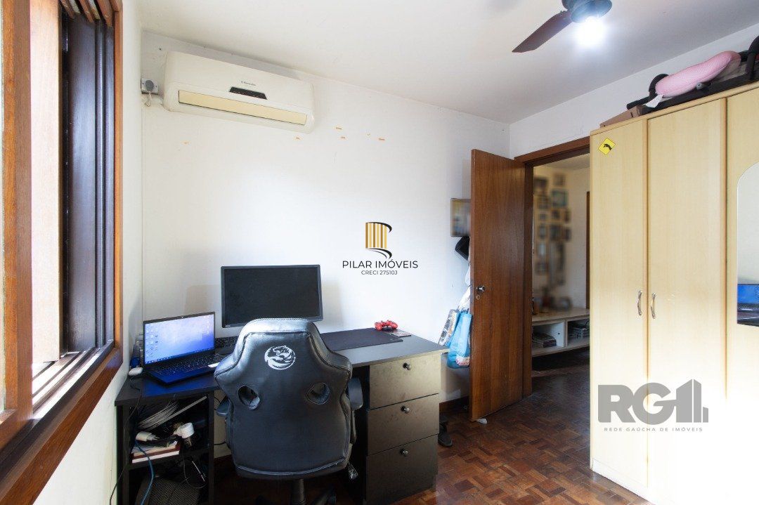 Casa de 3 dormitórios à venda na Tristeza - Zona sul de Poa.