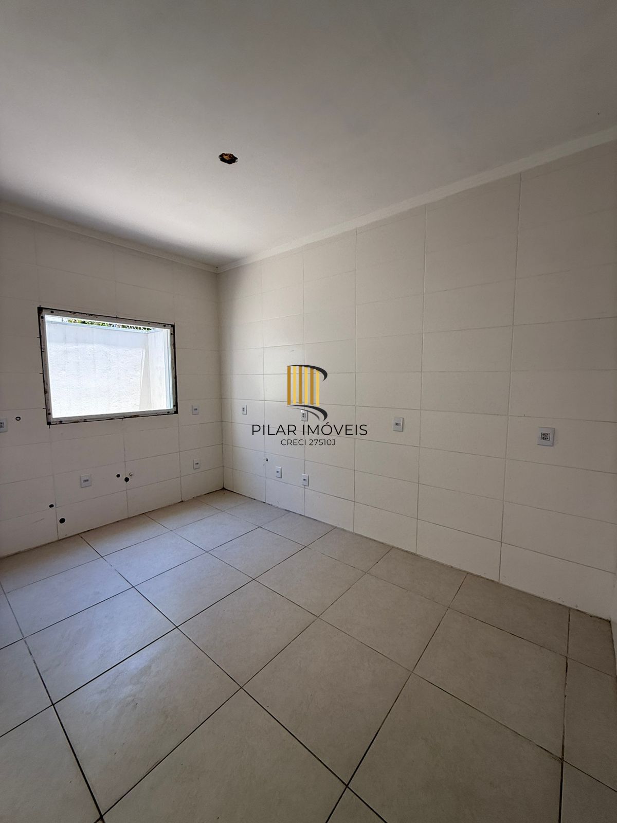 Casa nova em condominio a venda em Porto Alegre