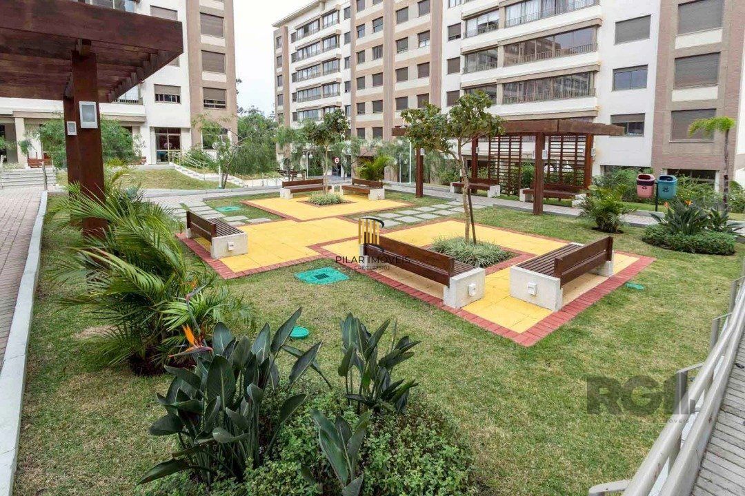 Apartamento 6 dormitórios no bairro Cavalhada