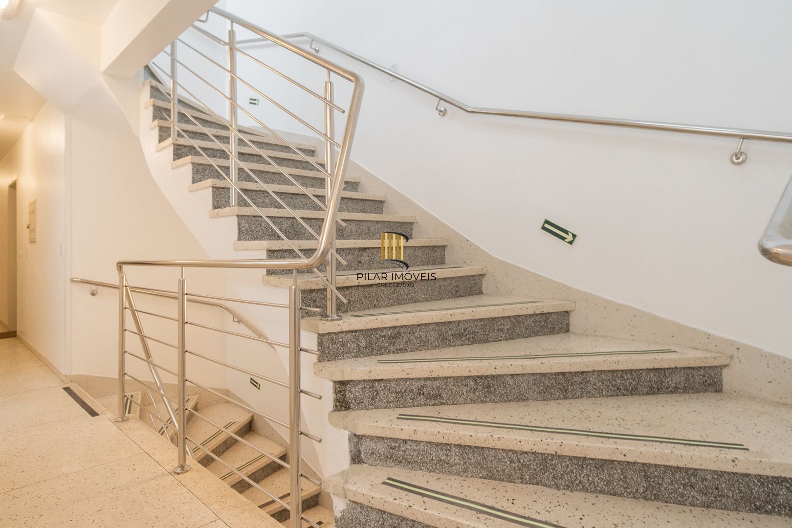 Apartamento com 70,37m², 2 dormitórios, de casal com sacada