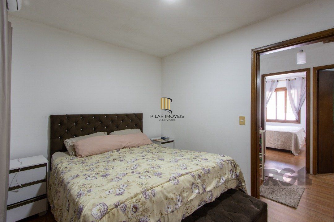 Excelente oportunidade de casa à venda em condomínio fechado no Reserva Guarujá, localizado na Avenida da Serraria em Porto Alegre.