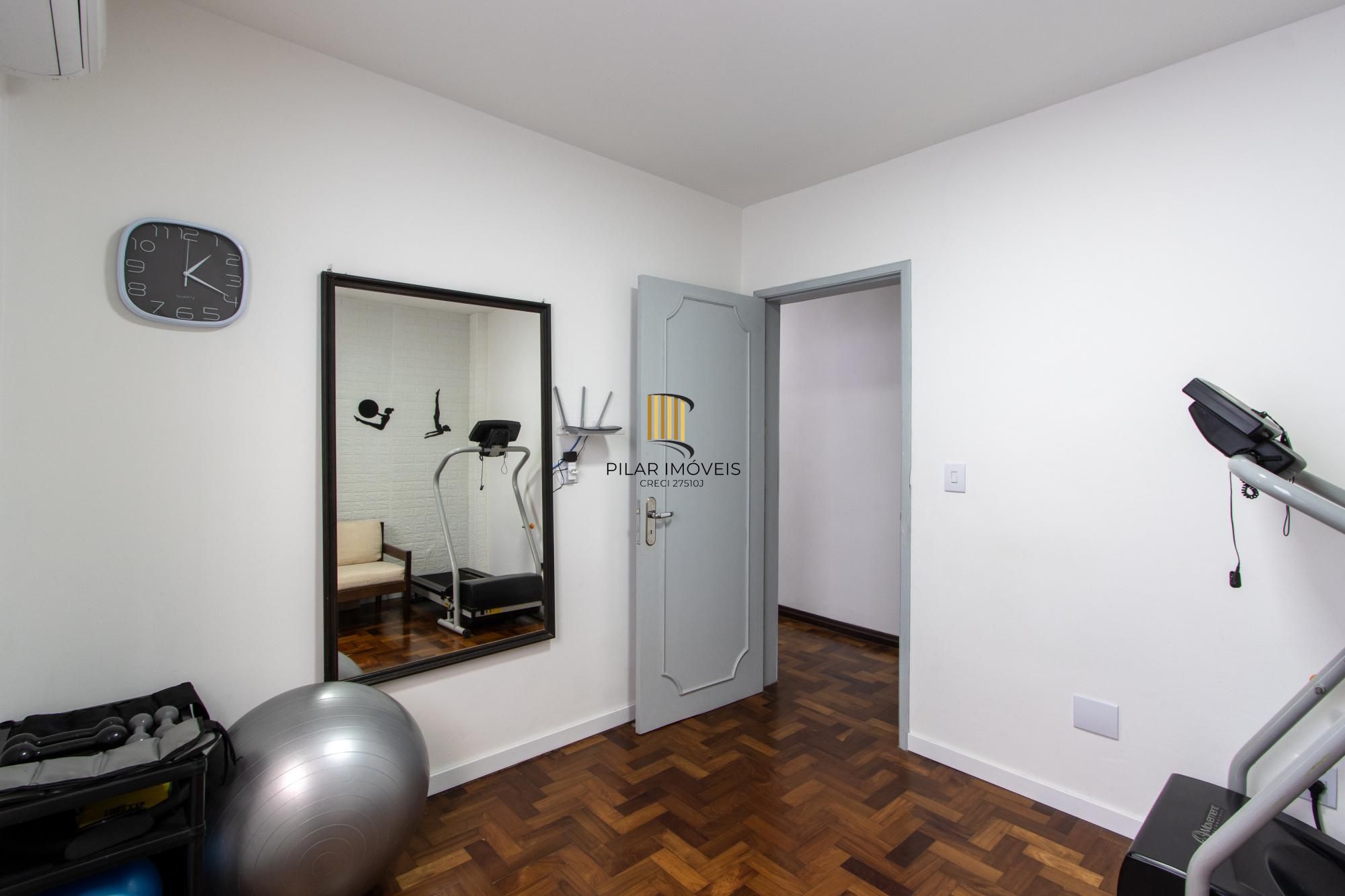 Casa TODA Reformada à Venda  – Mobiliada