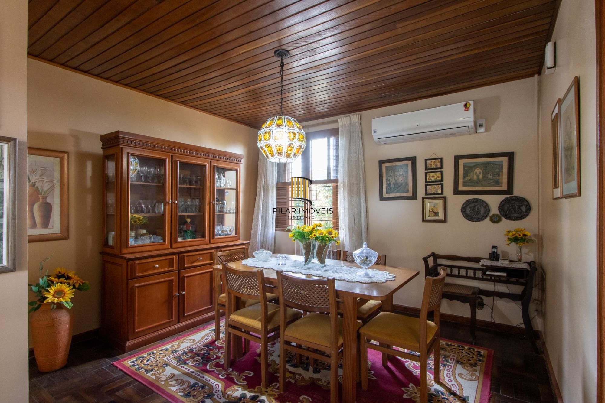 Casa para Venda - 180m², 3 dormitórios, sendo 1 suites, 2 vagas - Ipanema