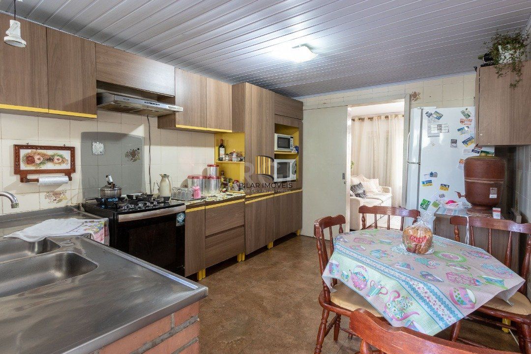 Casa para Venda - 280m², 3 dormitórios, sendo 1 suites, 2 vagas - Nonoai