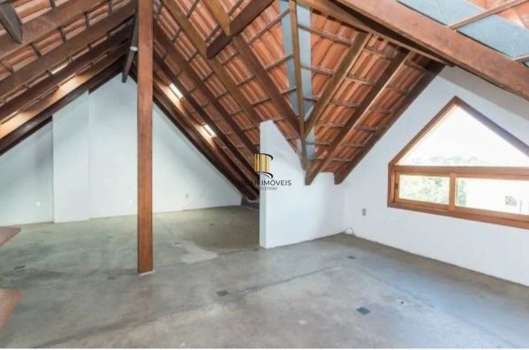 Casa/sobrado  de 4  dormitórios I 1 suíte I 4 vagas I  Altos Do Ipê