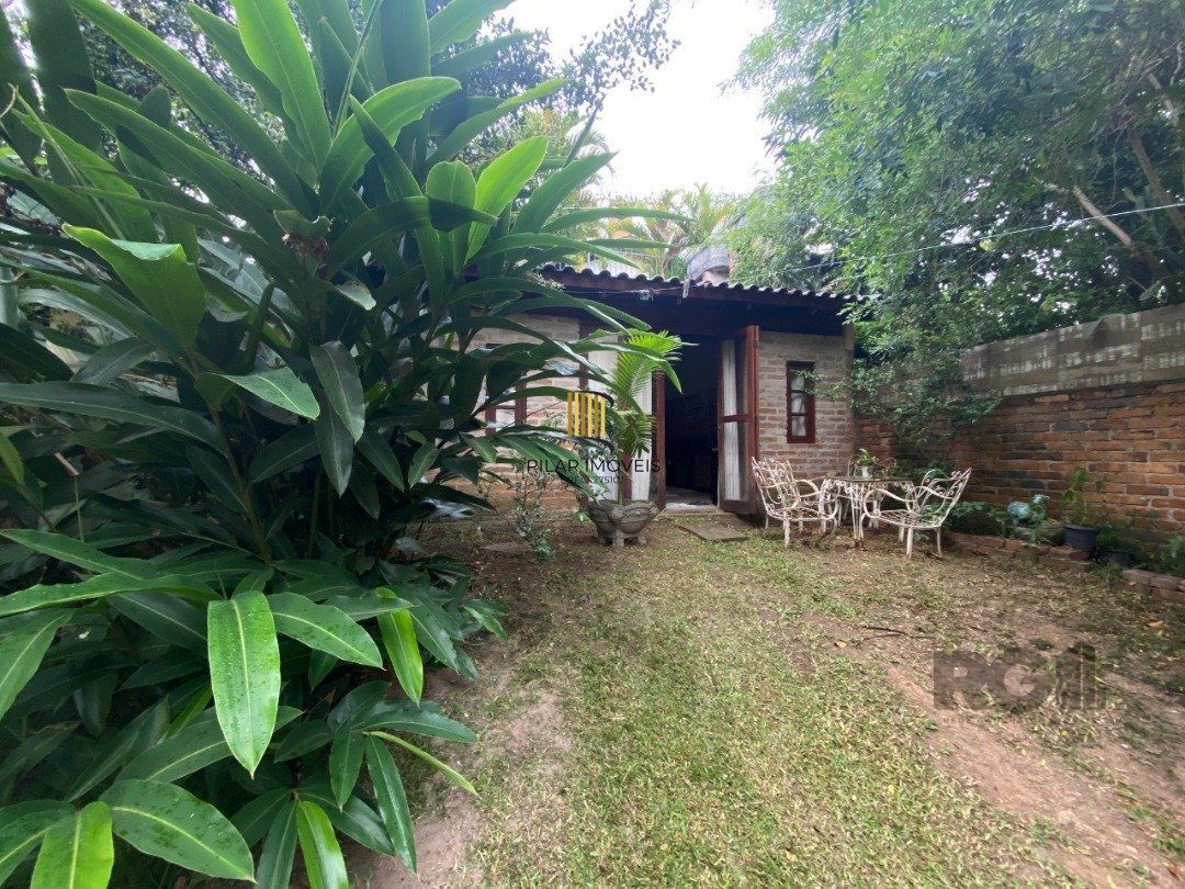 Casa para Venda - 350m², 4 dormitórios, sendo 4 suites, 4 vagas - Tristeza
