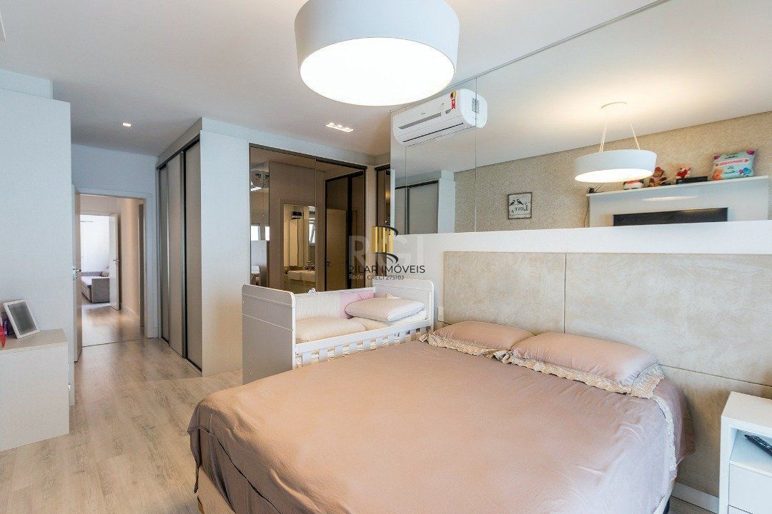 Cobertura para Venda - 319.17m², 3 dormitórios, sendo 3 suites, 4 vagas - Cristal