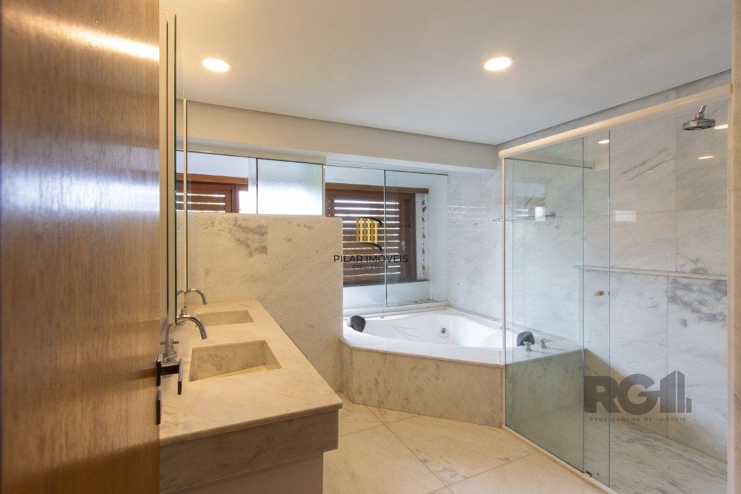 Casa 4 dormitórios no bairro Cristal